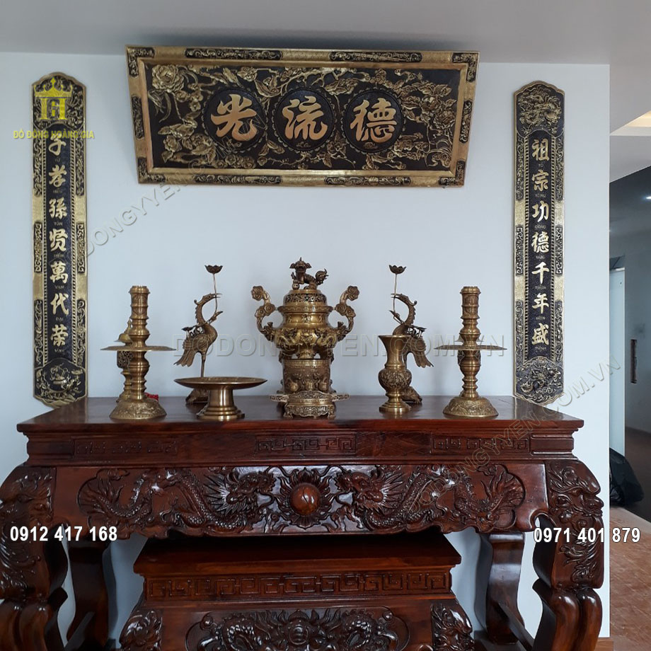 Lắp đặt bộ đồ thờ v&agrave; ho&agrave;nh phi c&acirc;u đối hun giả cổ cho kh&aacute;ch S&agrave;i G&ograve;n